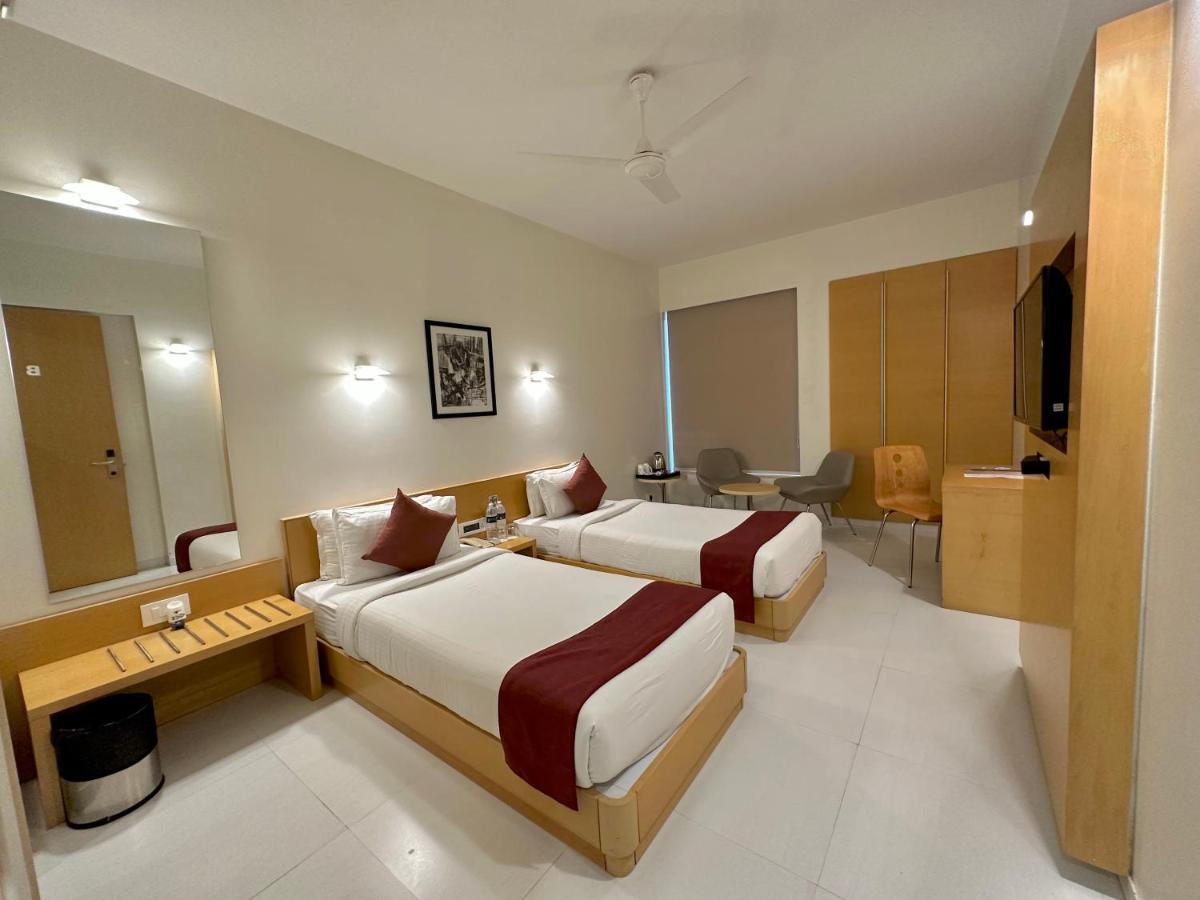 Quality Inn Patria Suites, Rajkot Eksteriør bilde