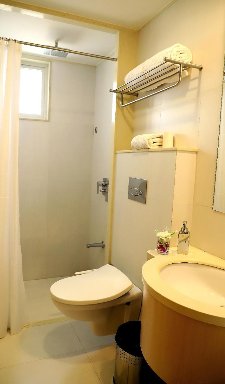 Quality Inn Patria Suites, Rajkot Eksteriør bilde
