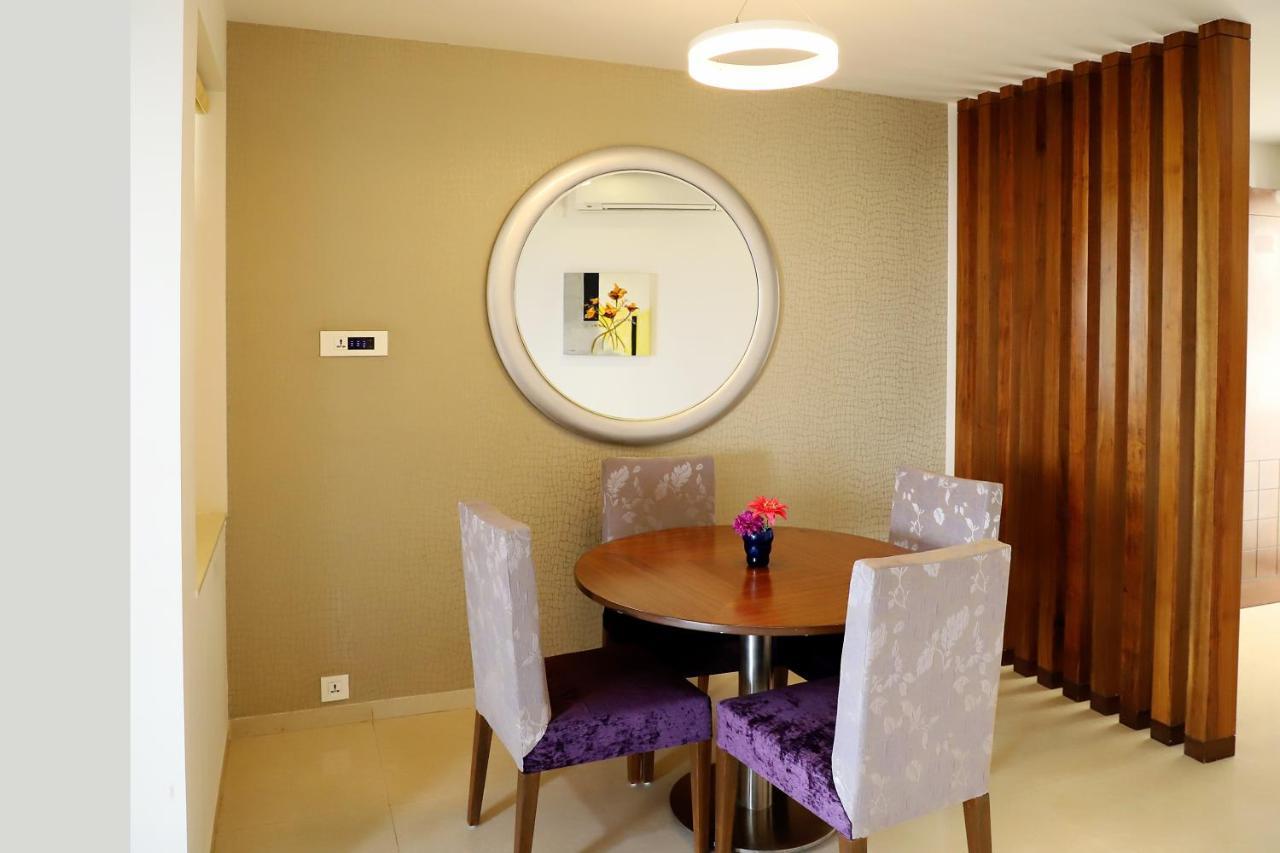 Quality Inn Patria Suites, Rajkot Eksteriør bilde