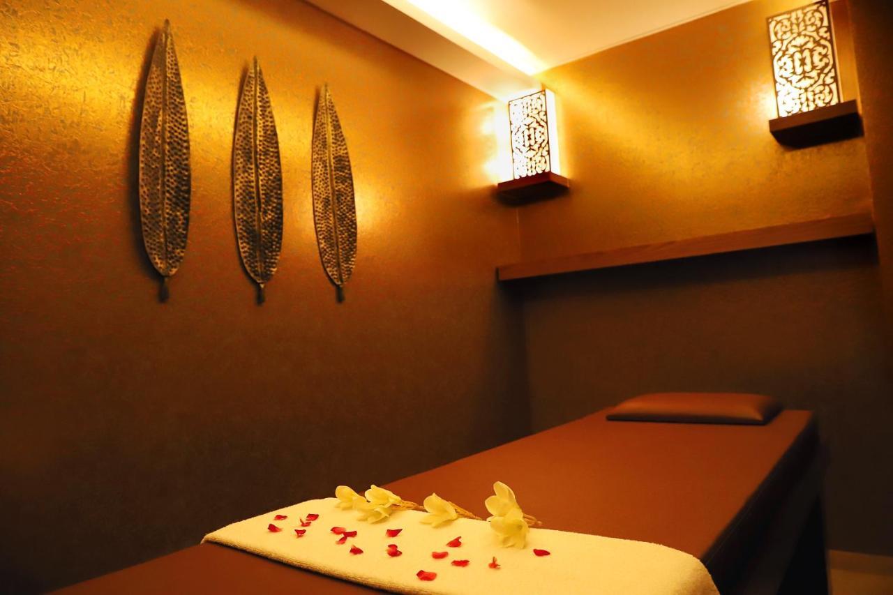 Quality Inn Patria Suites, Rajkot Eksteriør bilde