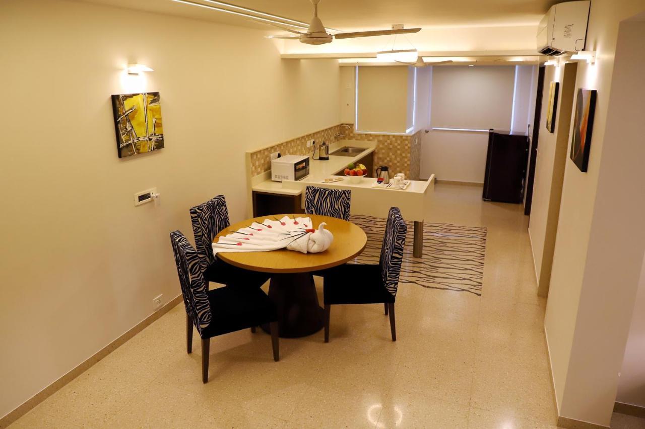 Quality Inn Patria Suites, Rajkot Eksteriør bilde