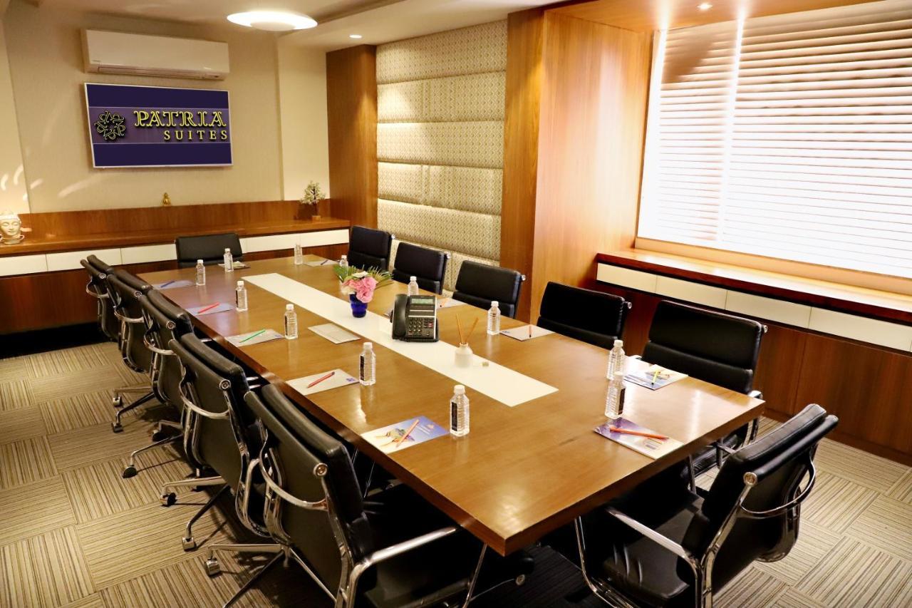 Quality Inn Patria Suites, Rajkot Eksteriør bilde